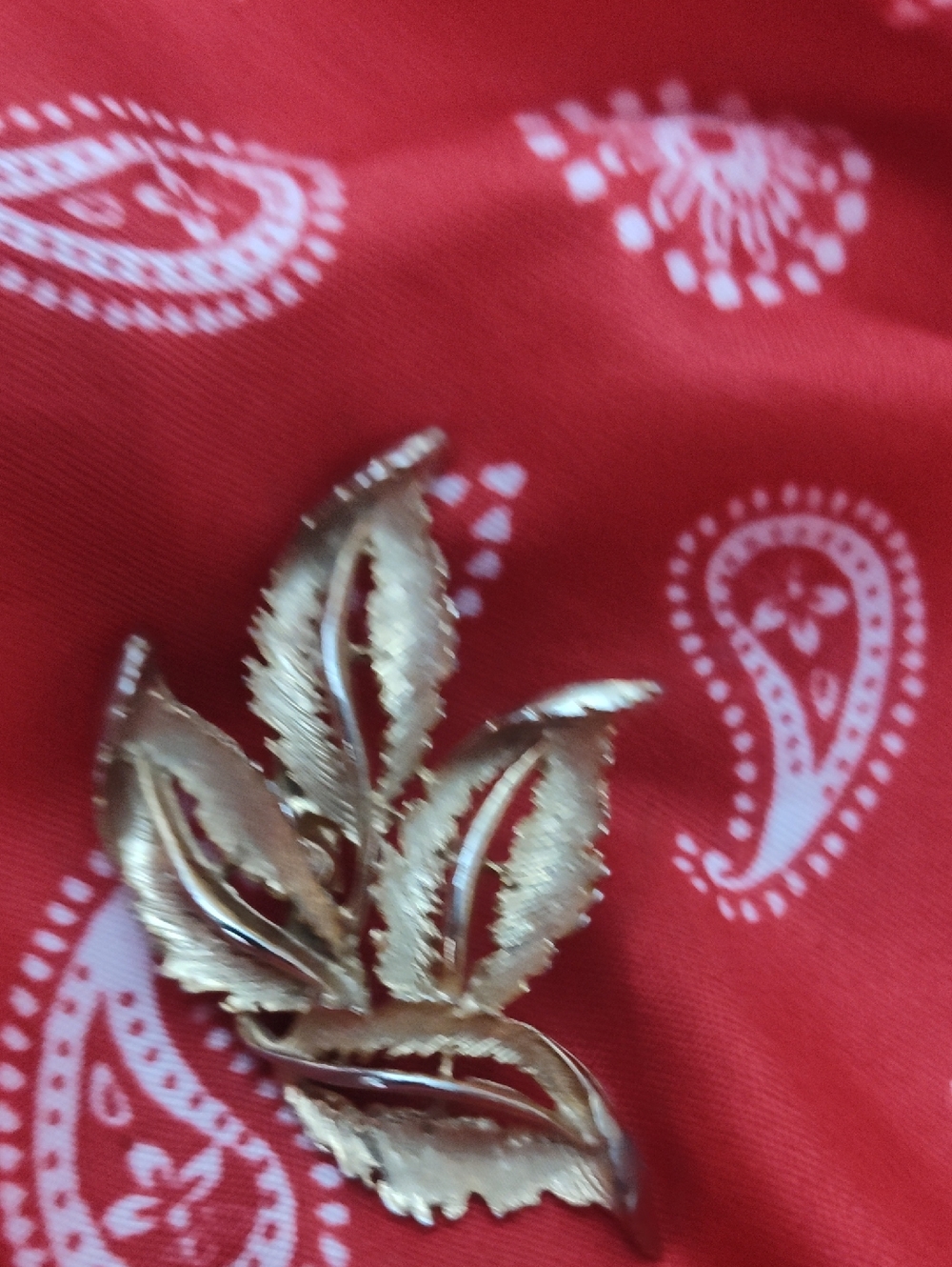 Elegant Gold Leaf Brooch - Women's Jewelry